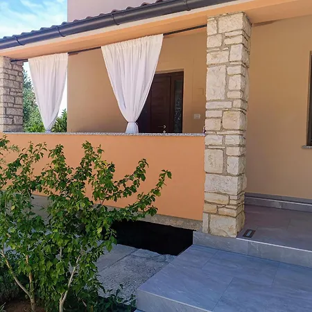 Apartment Lennida With Free Parking *