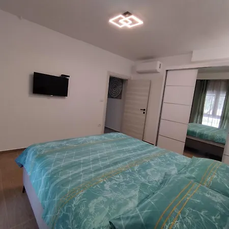 Apartment Lennida With Free Parking Kavran
