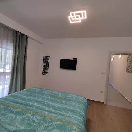 Lennida With Free Parking