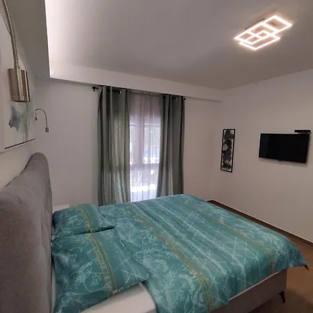 Διαμέρισμα Lennida With Free Parking *